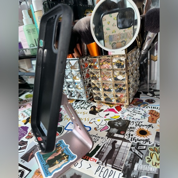 COPY - IPHONE 14 Pro Moschino case - Picture 3 of 4